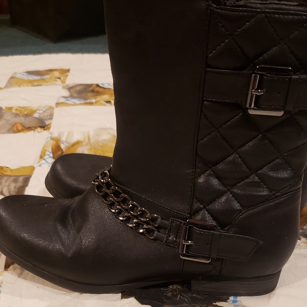 Ankle booties